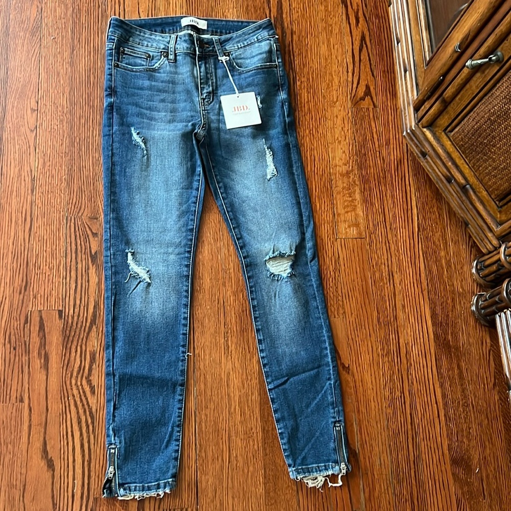 Just Black Denim  ripped jeans size 26